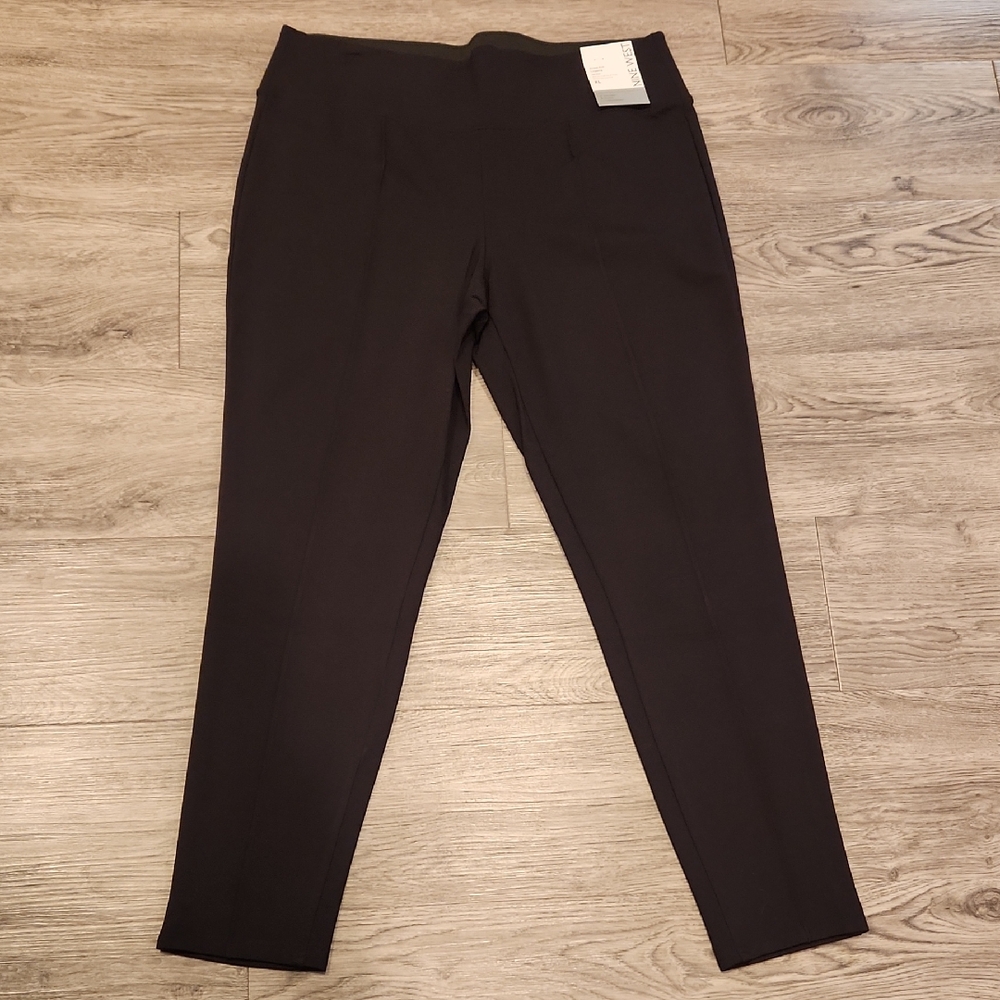 NWT- NINE WEST Legging